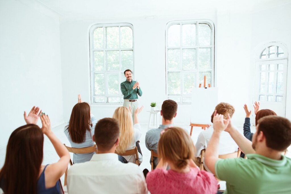 Efek Jasa Pelatihan Soft Skill Public Speaking untuk Karyawan pada Produktivitas