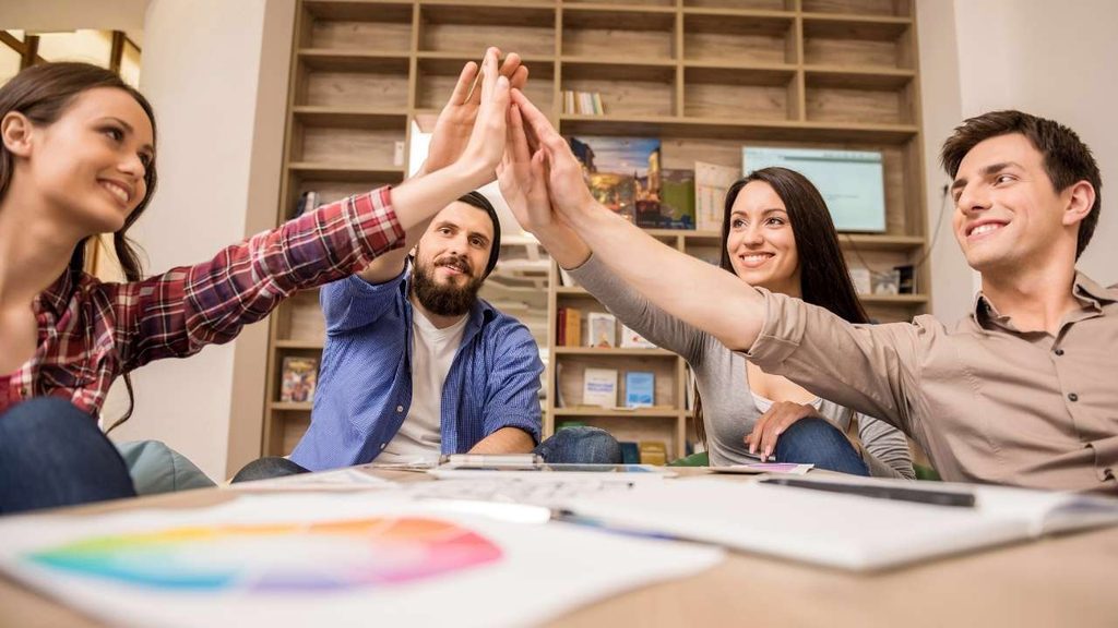 Hadapi Kurangnya Kolaborasi Melalui Kelas Teamwork Karyawan